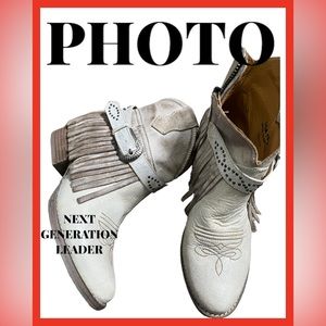 New Women’s Sterling River Distressed Fringe Ankle Belted Buckle Boots 10